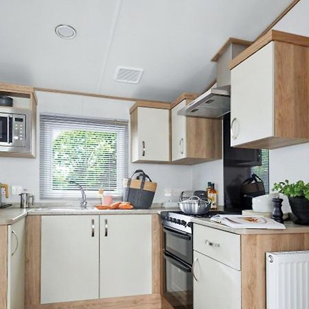 Parc Farm Holiday Park Молд Екстер'єр фото